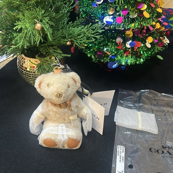 Coach Bear Bag Charm In Shearling - Picture 9 of 10